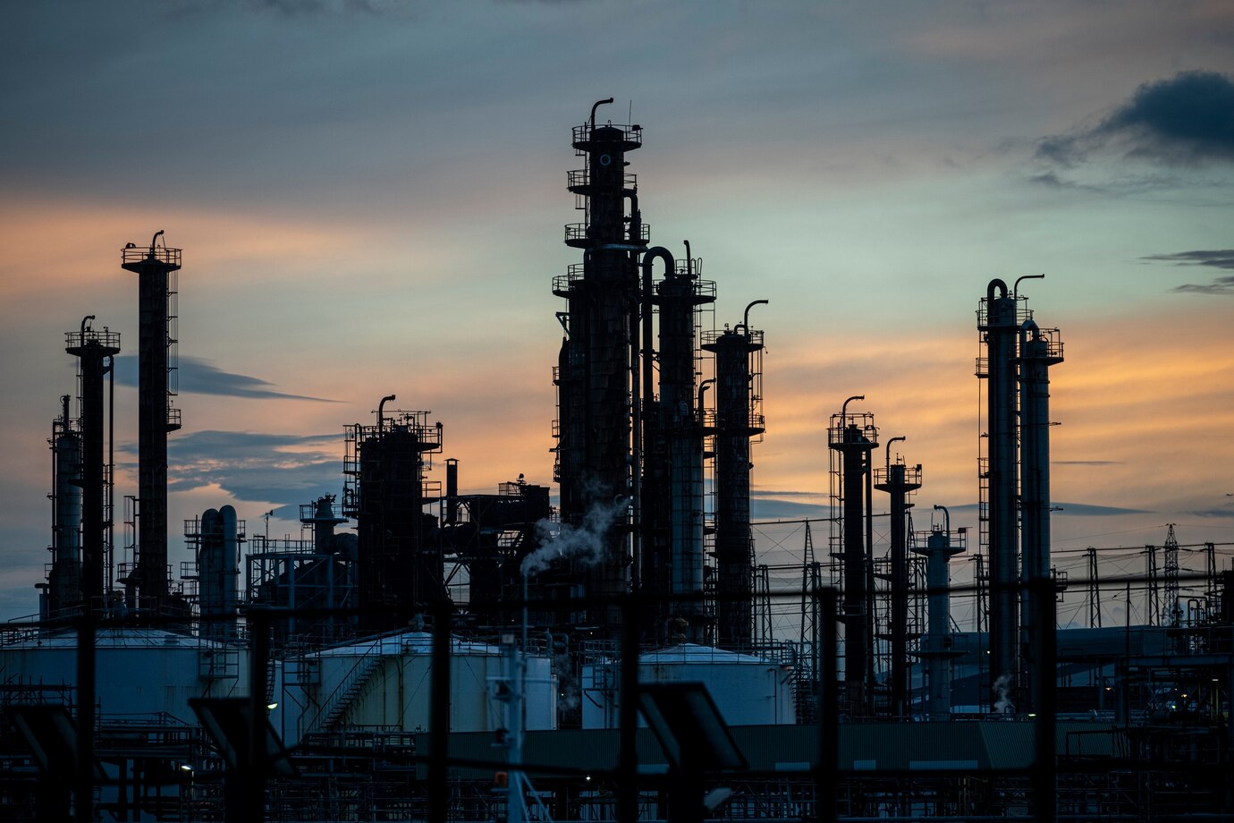 environmental-pollution-factory-exterior_23-2149057714