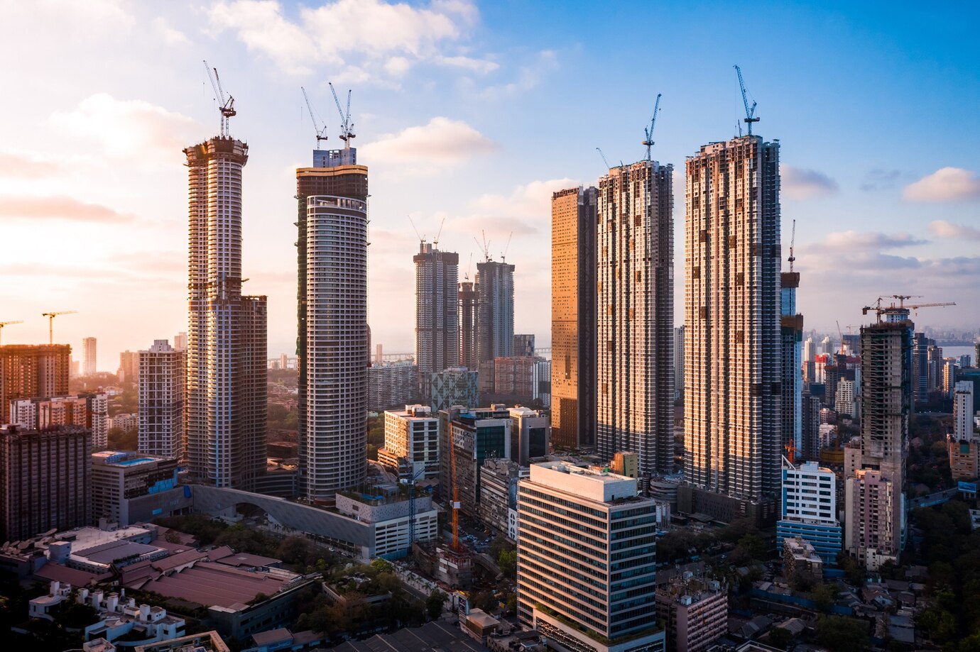 mumbai-skyline-skyscrapers-construction_469504-21