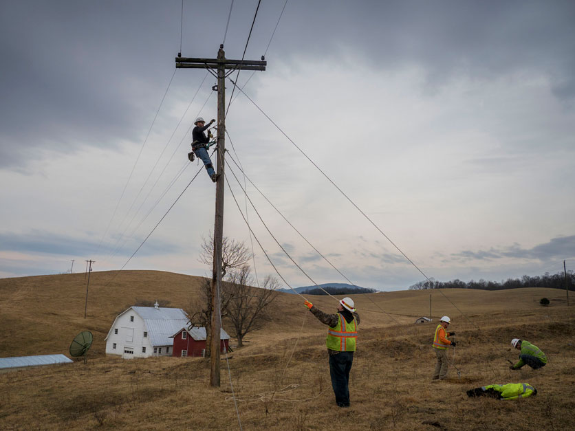 rural_broadband_power_pole_3
